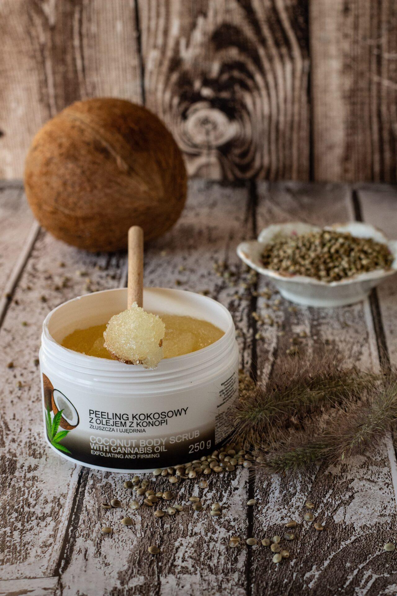Konopny Peeling Kokosowy | India Cosmetics | 250 g - obrazek 2